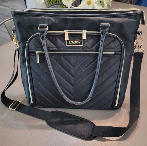 Kenneth Cole Reaction Handbags - Kenneth Cole Reaction Chelsea Messenger Bag